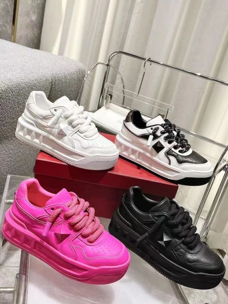 

luxury designer shoes men women white sneaker lace up genuine leather sneakers fashion women casual vv sneaker hoesfactory elevator shoes wh