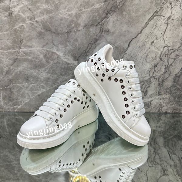 

new mens classics designer tennis shoes canvas canvas shoes green and red web stripe rubber sole stretch cotton low platform sneaker2023, Black