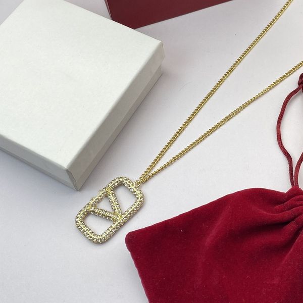 

classic pendant necklace designer designs women's atmospheric necklace popular jewelry new party valentine's day jewelry gifts, Black
