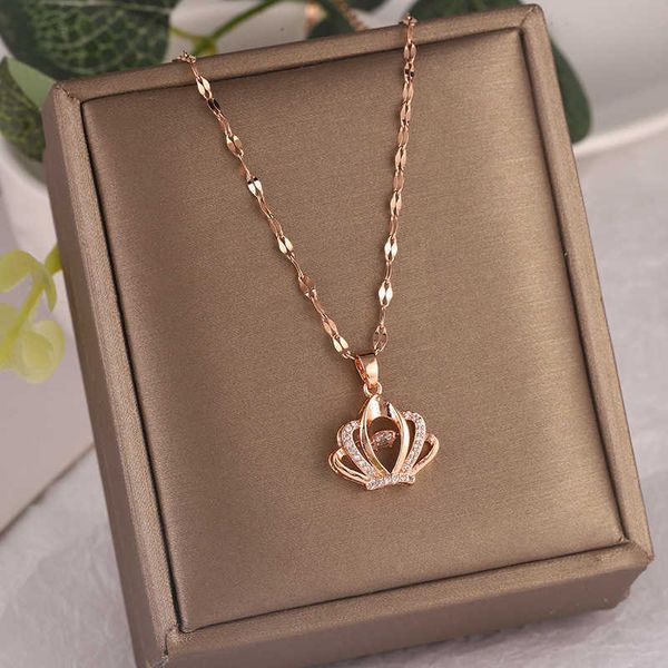 

smart crown jumping heart pendant necklace for women's versatile light luxury design sense collar chain neckchain price, Black