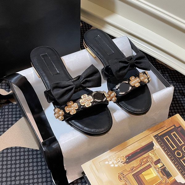 

new designer classic one line flip flour pearl small fragrant women's shoes summer outwear fashion flat bottom low heel slippers women, Black