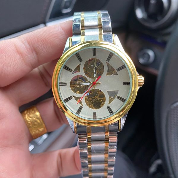 

men's watch luxury men's designer automatic mechanical movement 40mm size steel strap business watch classic three needle design, Slivery;brown
