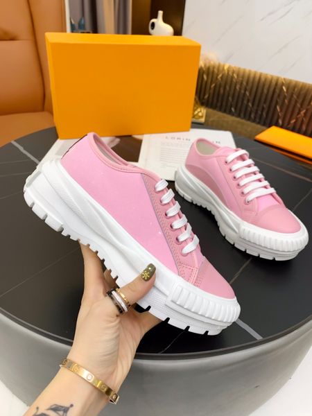 

2023 luxury excellent mens or womens shoes sneakers fashion trend casual versatile design couple models 0613, Black