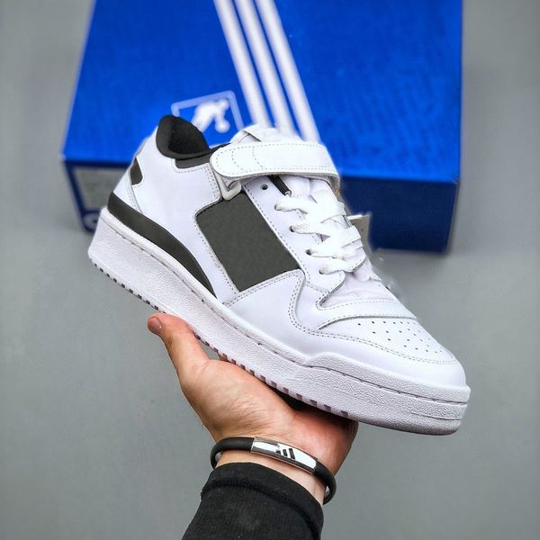 

luxury designer casual shoes logo embossed trainer sneaker triple white pink sky blue black green yellow denim low mens sneakers women train