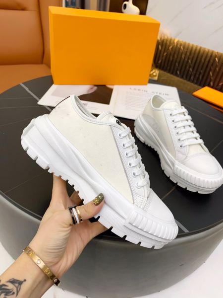 

2023 luxury excellent mens or womens shoes sneakers fashion trend casual versatile design 0613, Black