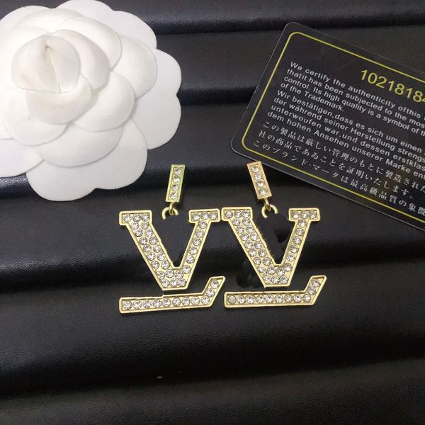 

18k gold plated earrings 925 silver letter stud alloy earrings new fascinating girls luxury love jewelry new womens vintage designer earring, Golden;silver