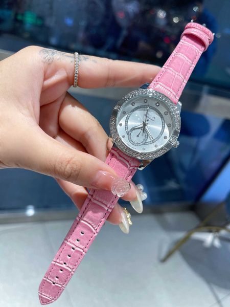 

diamond women watch iced out dazzling prx quartz watches we1e omg seamaster wristwatch with leather strap montre omgar uhr luxe red dial, Slivery;golden