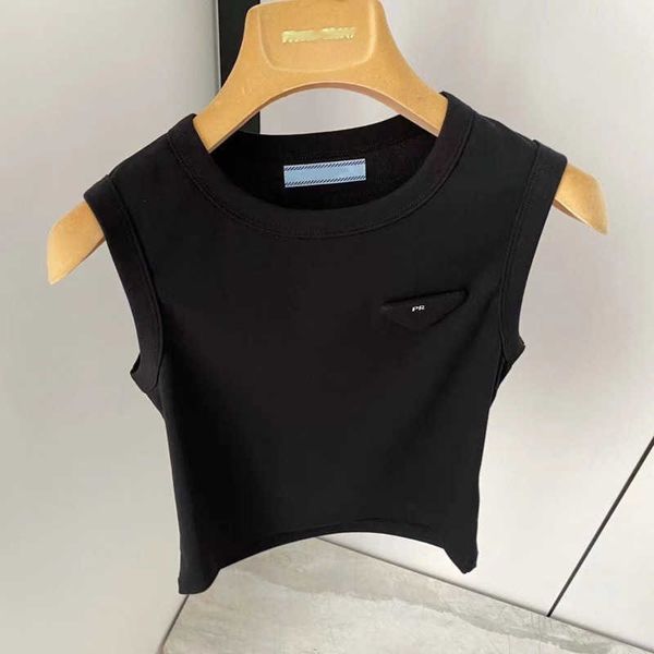 

womens designer clothing sleeveless vest fashion slim fit short tee 3d triangle letter tshirt women knit vests, White