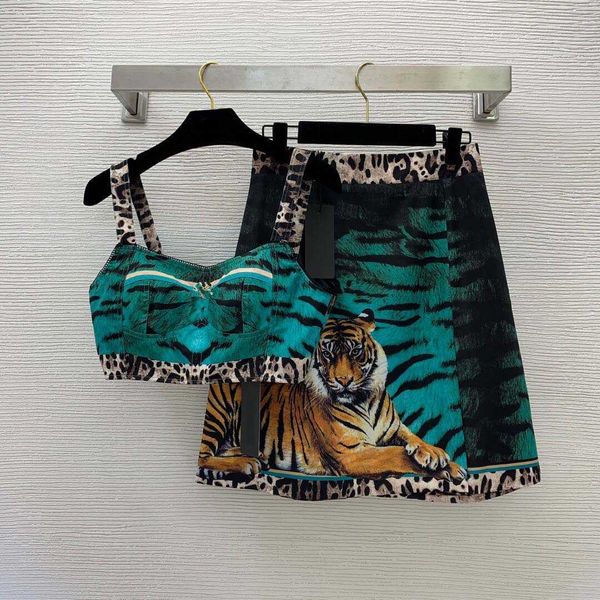 

23ss skirt set women designer clothes tiger print leopard print contrast print fashion bra sling with high waist split skirt suit women clot, White
