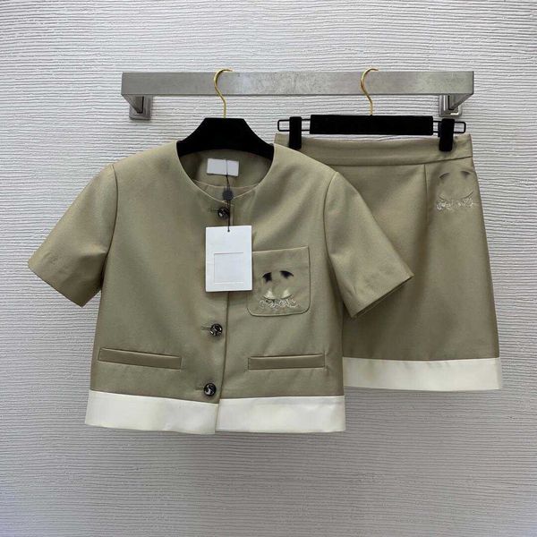 

23ss skirt set women designer clothes new contrast color binding short sleeve high waist slim a-line short half skirt set women clothes, White