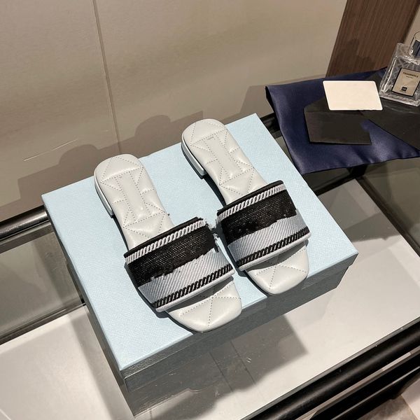 

embroidery triangle slipper sandals women designers flat slides flip flops summer outdoor loafers bath shoes beachwear slippers black white