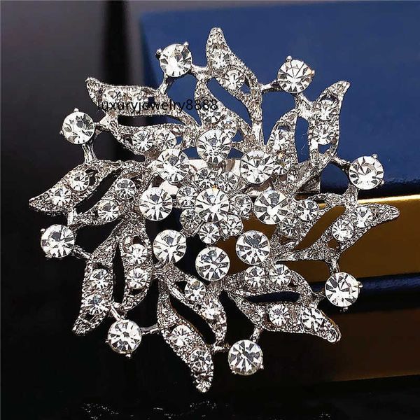 

fashion full diamond alloy snowflake brooch flower water diamond brooch female personalized versatile shawl buckle christmas clothing access, Gray