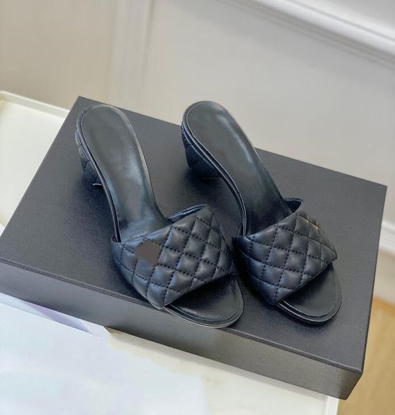 

latest women's sandals, slippers, low heels, thick heels, plaid leather upper, round toe, lightweight and comfortable size 35-42 with b, Black