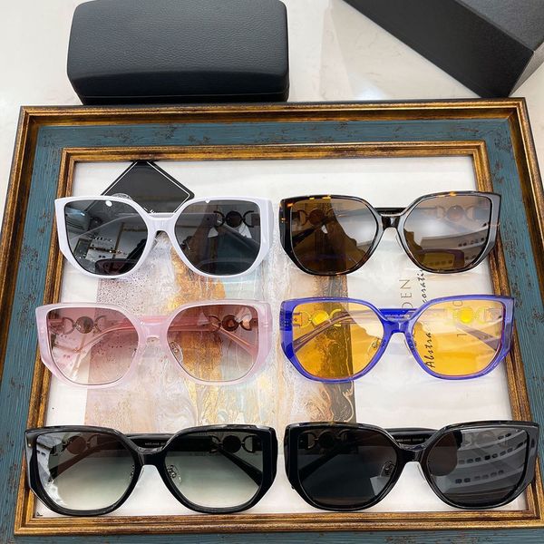 

2023 star same style, high-quality young girl large full frame pc plate women's sunglasses, black gray pink yellow khaki lens design, b, White;black