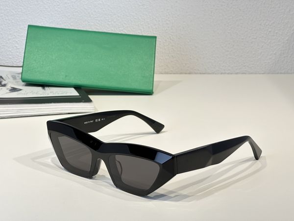 

women's sunglasses, black designer sunglasses, metal letters, fashionable men's accessories, large frame with box, White;black