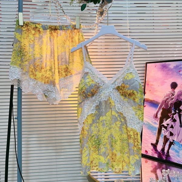 

2023 new pajamas women's summer strap set fragmented flower yellow war robe breathable panel lace