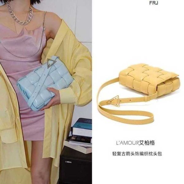 

cassettes designer bottegas bags venetas woven pillow bag 2023 new trendy messenger womens versatile one shoulder summer cloud p3zh have log