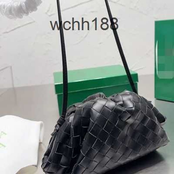 

venetas pouch crossbody cassettes bag bottegas bags 2023 shoulder handbags cloud handheld pure handwoven women's designer small girl fb
