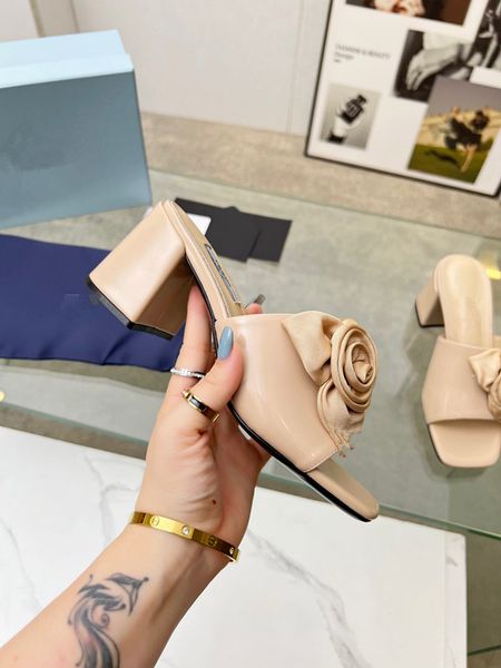 

shoes sandals new electric embroidered flat slippers fabric imported sheepskin surface foot-padded goatskin high-grade bottom of 0609, Black