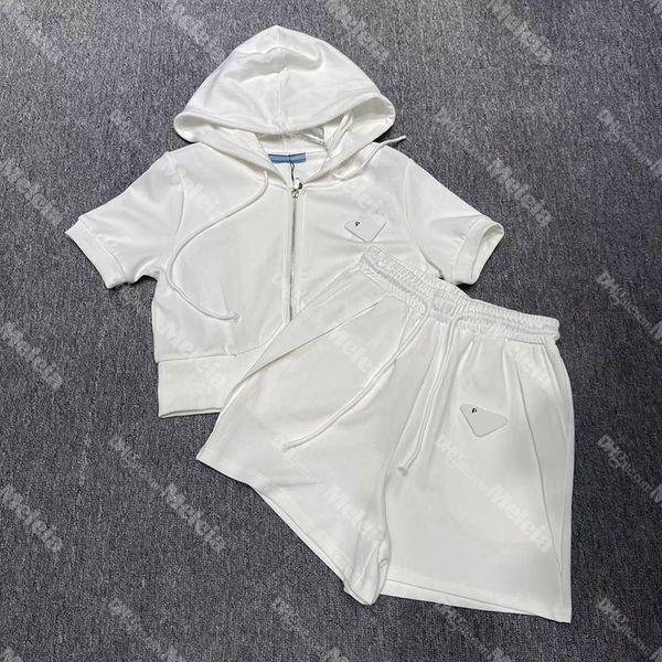 

hooded sweatshirts for women designer sport shorts set short sleeve triangle badge tracksuits ladies summer fitness wear, Gray