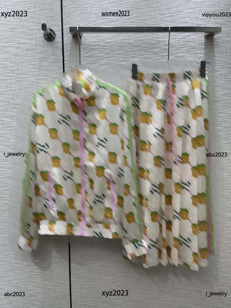 

woman designer dress two piece dress size s-l stand up collar contrasting sunscreen jacket and long pleated skirt june12, White
