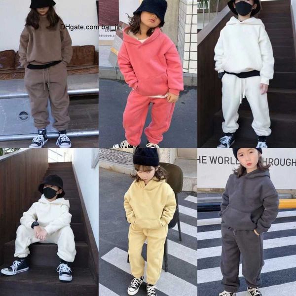 

designer kids ess sets winter warm tracksuit long sleeve pullovers sweatshirt pant jogger loose hoodies letter casual thick kid set you e1p, White