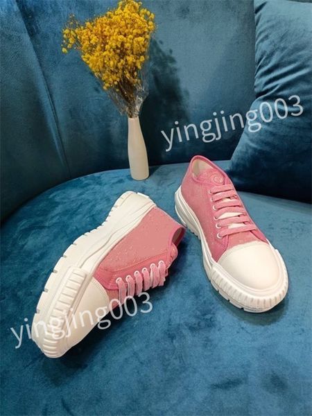 

2023 new luxury designer classics sneakers men women canvas lace up flat bottomed fashionable comfortable casual shoes, Black