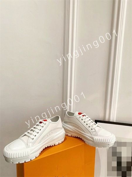 

2023 luxurys color matching casual sneakers black and white round low skateboard shoes sports platform heightening simple all-match