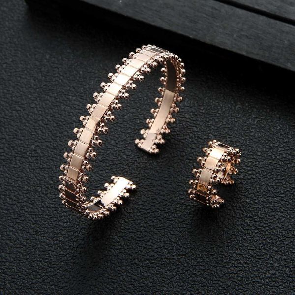 

high version card c fashion versatile elegant bracelet real gold electroplated ring female yiwu jewelry, Black