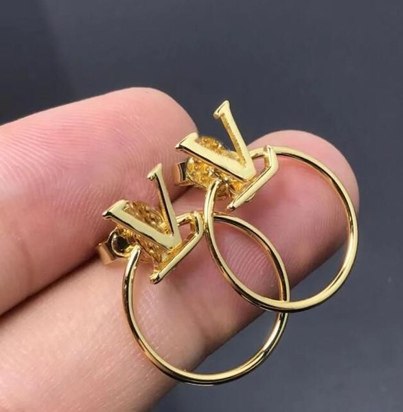 

2023 european simple hoop designer earrings 18k gold-plated logo classic hoop luxury earrings designer for women designer jewelry with box, Golden;silver