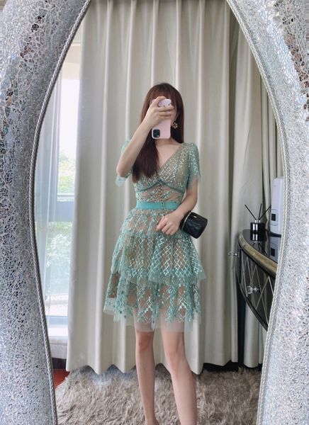

auth s-elf portrait leaf sequin dress waist shorts new to green, Black;gray