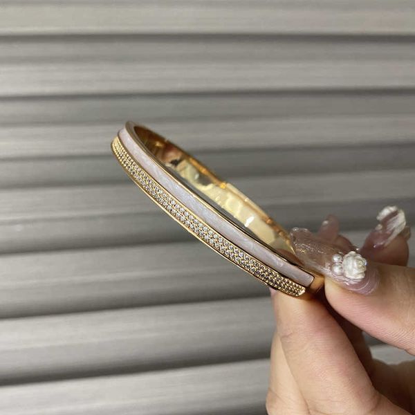 

original 24k champagne gold card full star bracelet color deduction shell small design high level19o1, Black