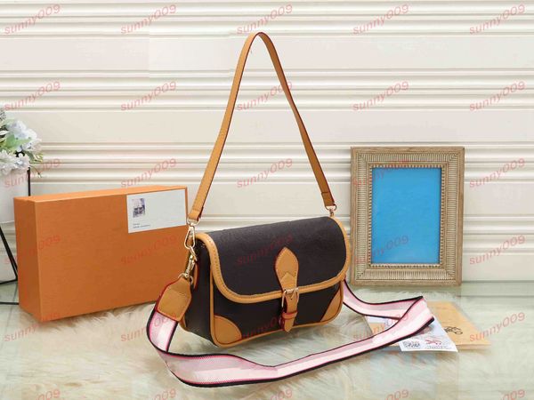 

letter wide shoulder bag designer double straps bag purses cross body bag underarm package luxury cell phone bags