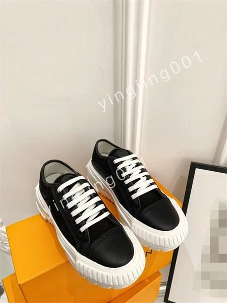 

2023 new luxurys color matching casual sneakers black and white round low skateboard shoes sports platform heightening simple all-match