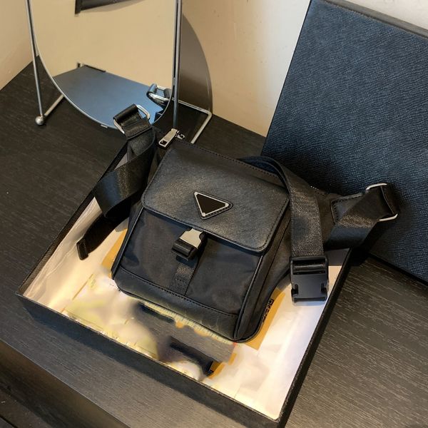 

designer waist pack fashion fanny pack luxury belt bag designer crossbody bag adjustable shoulder strap for men women purse flip cover walle