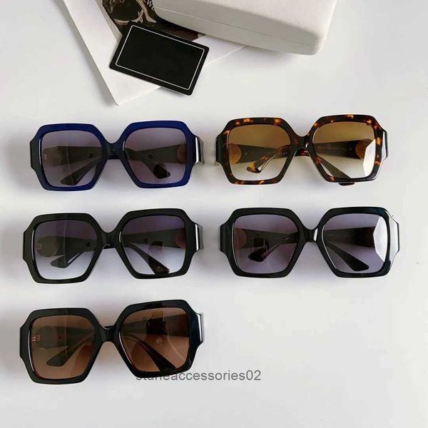 

2023 designer sunglasses luxury polarized sunglasses personalized uv resistant popular men's and women's glasses women's glas, White;black