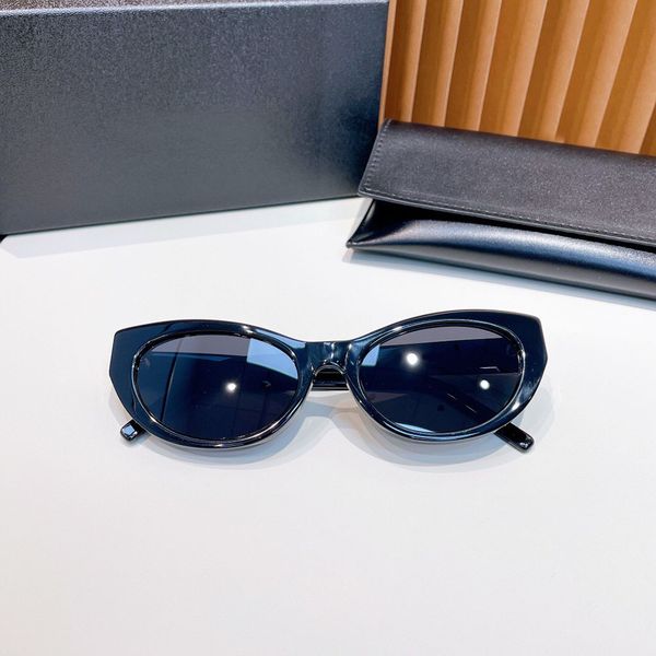 

2023 unique and personalized cat's eye new style small full frame pc light material black women's fashion sunglasses luxury qualit, White;black