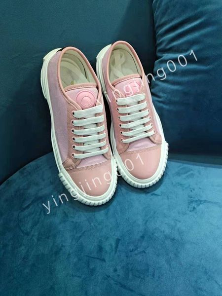 

2023 luxury color matching casual sneakers black and white round low skateboard shoes sports platform heightening simple all-match