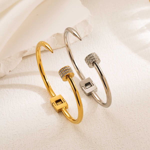 

high-quality new fashion opening titanium steel bracelet women's colorless electroplated gold inlaid diamond card fine nail, Black