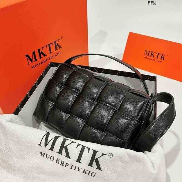 

designer bottegas bags venetas cassettes 2023 new woven lattice pillow bag tofu leather light luxury diagonal small square temperament fashi