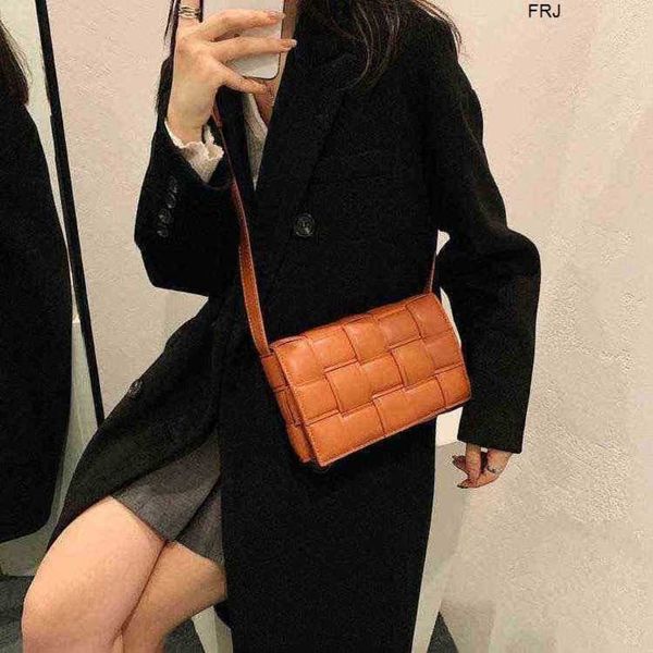 

bottegas bags venetas cassettes pillow bag woven leisure small square mature minority highgrade foreign style versatile new korean hepburn h