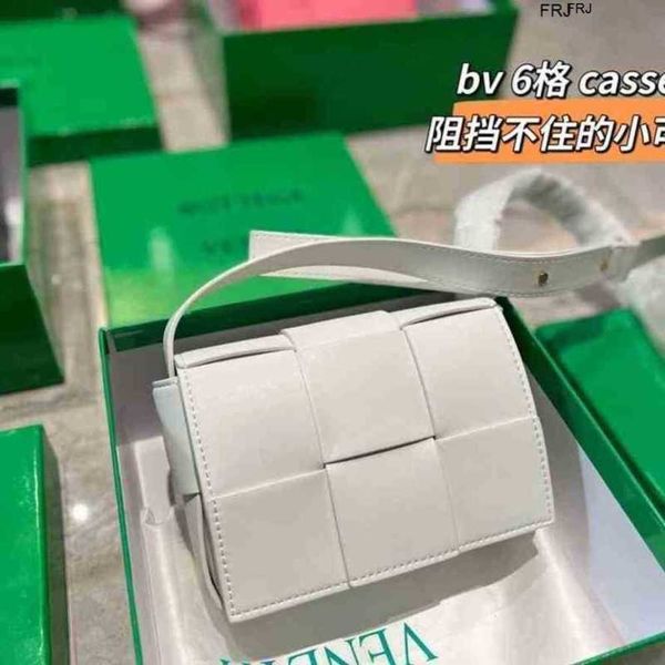 

designer bottegas bags venetas cassettes spring new 2023 pop 6 lattice handbag casette leather one shoulder messenger bag have logo frj rfoy