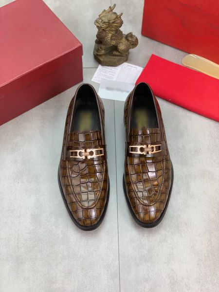 

shiny crozzling leather mens designer dress shoes gold buckle black brown luxury fashion gentle men casual toe prom evening shoe with box
