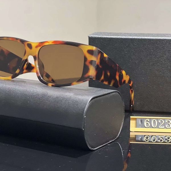 

designer glasses street catwalk style goggles radiation protection uv400 outdoor beach sunglasses are very popular with young people with bo, White;black