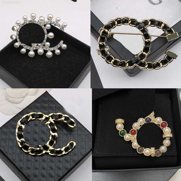 

19color 18k gold plated letters brooches small sweet wind women brand designer crystal pearl brooch pins metal jewelry fashion accessories, Gray