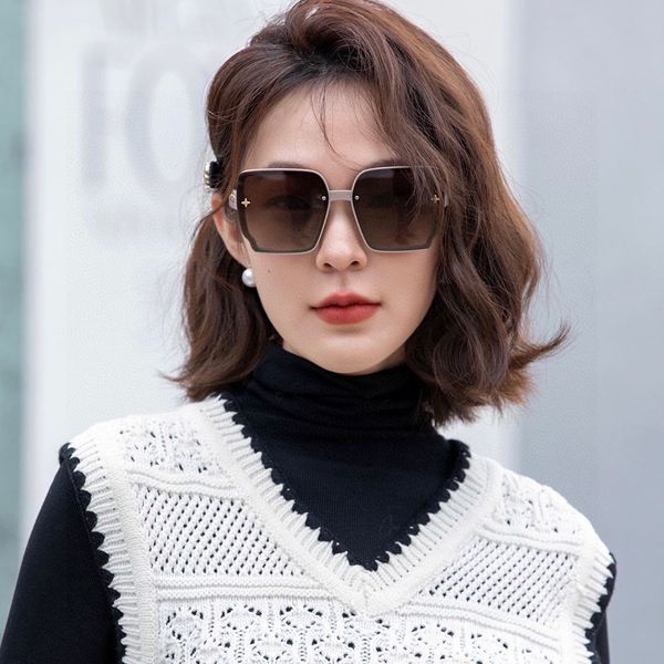 

new in the 2023 market, full frame large gray young style women's casual sunglasses, versatile face style, mountain climbing, cycling,, White;black
