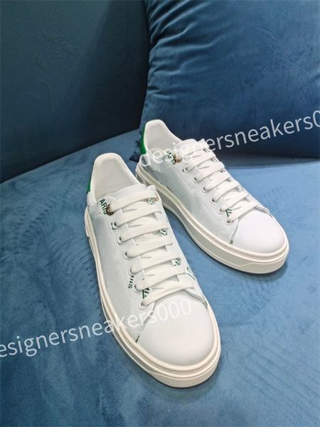 

2023 new luxurys quality casual shoes hi low designer sneakers men women canvas lace up flat bottomed fashionable comfortable casual shoes, Black