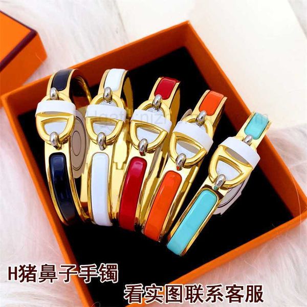 

luxury design her max love home h letter enamel piggy nose bracelet anchor chain 8-line buckle bracelet couple network red fashion female br, Black