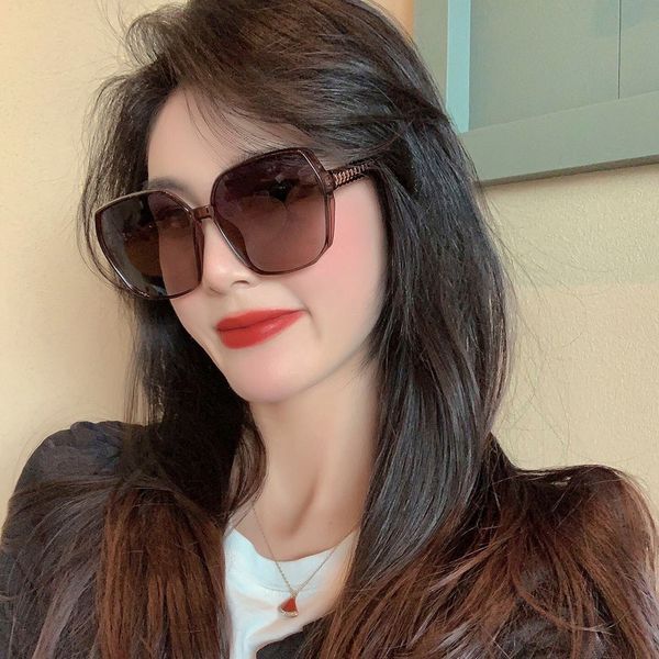

no. 1 on the 2023 china, japan, and south korea sales chart, internet celebrity with large frame, high-quality women wearing fashionable sun, White;black