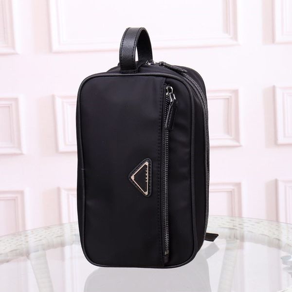 

nylon leather travel pouch designer cosmetic cases women luxurys designers makeup bag small clutch bags make up case luggage pouches 818